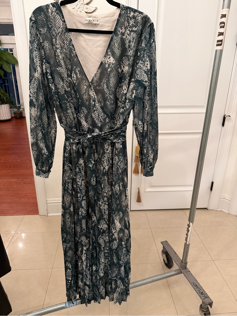 Ava Viv dress